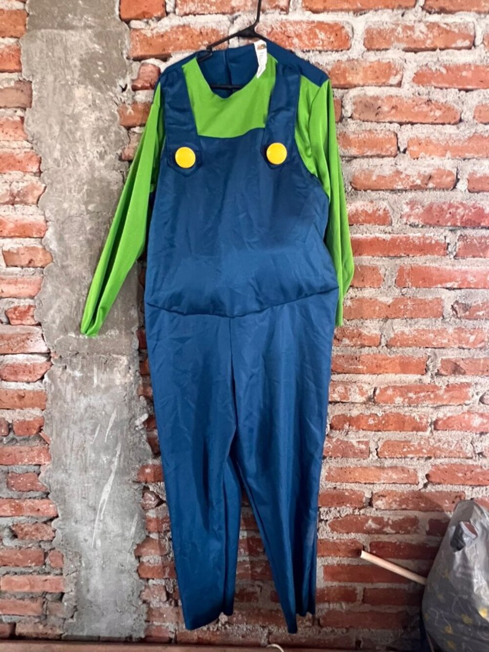 Official Nintendo Super Mario Luigi Costume Adult Size L/XL